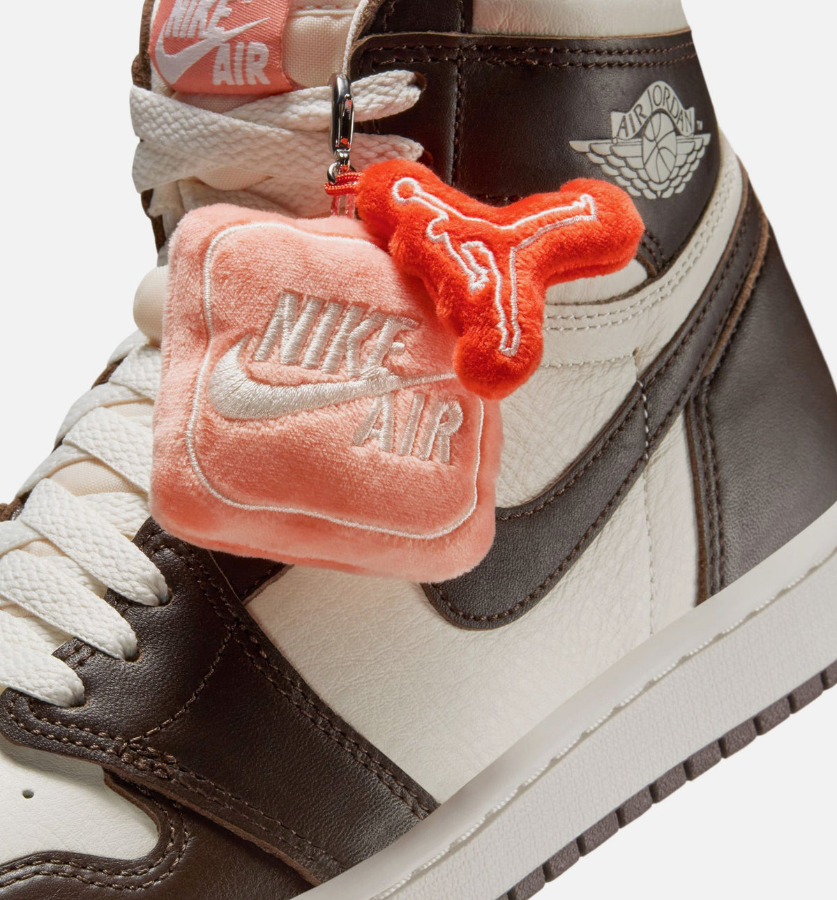 Air Jordan 1 Retro High OG Women's Shoe - Baroque Brown/Light Madder Root/Sail