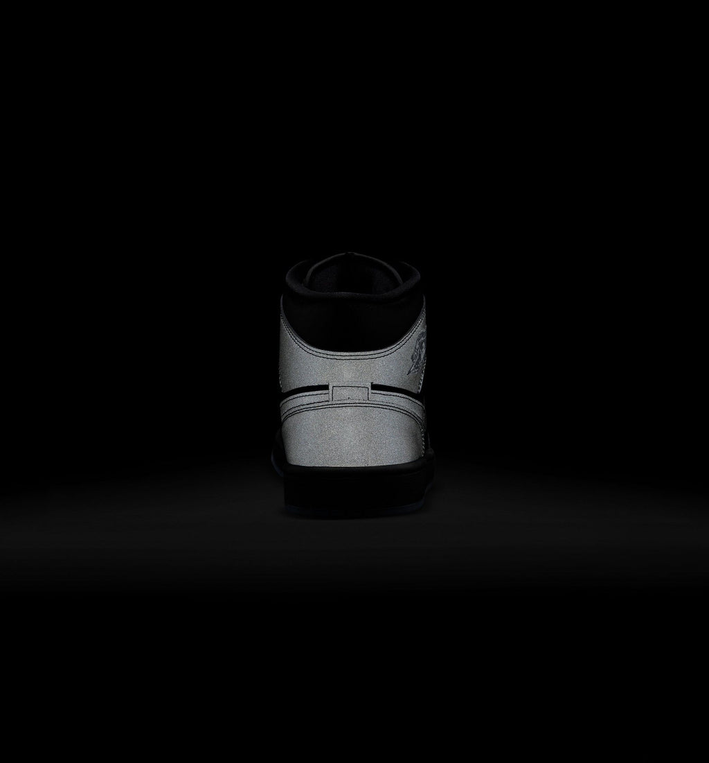 Air Jordan 1 Mid SE Men's Shoe - Black/Grey