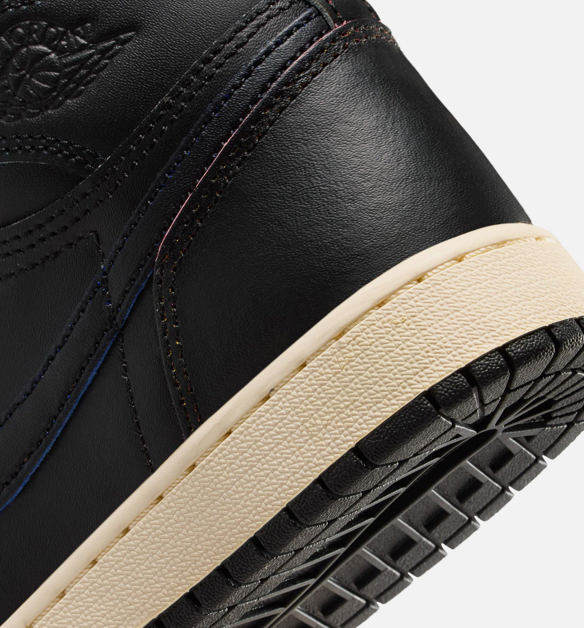 Air Jordan 1 Retro High OG Grade School Shoe - Black/Muslin