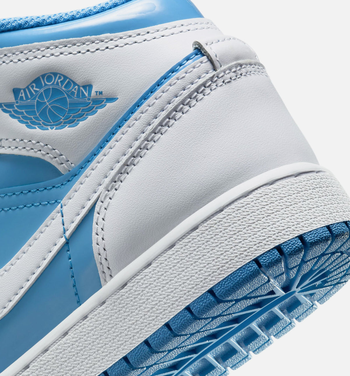 Air Jordan 1 Mid Legend Blue Grade School Shoe - White/Legend Blue