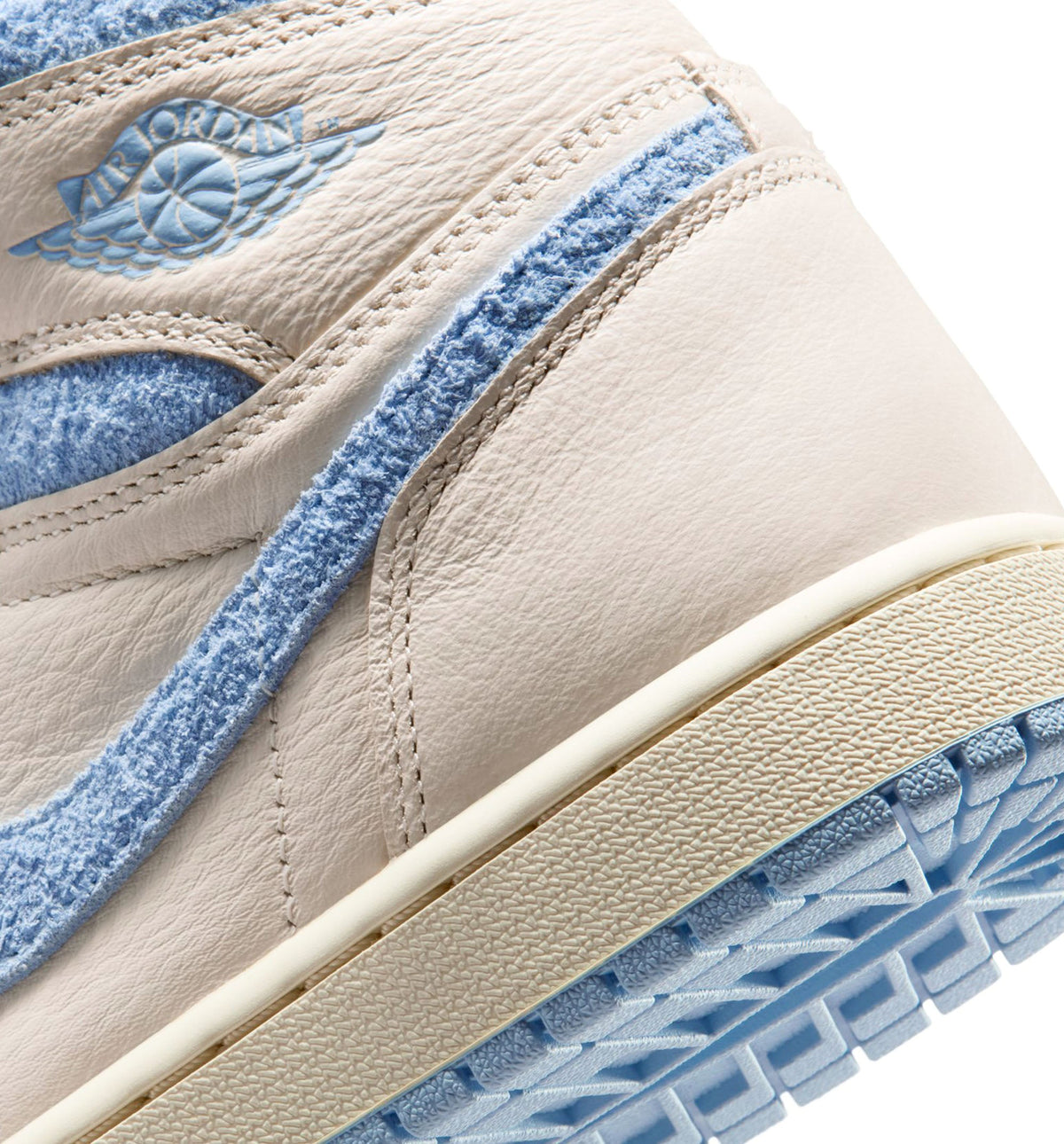 Air Jordan 1 Retro High OG Women's Shoe - Pale Ivory/Psychic Blue/Coconut Milk